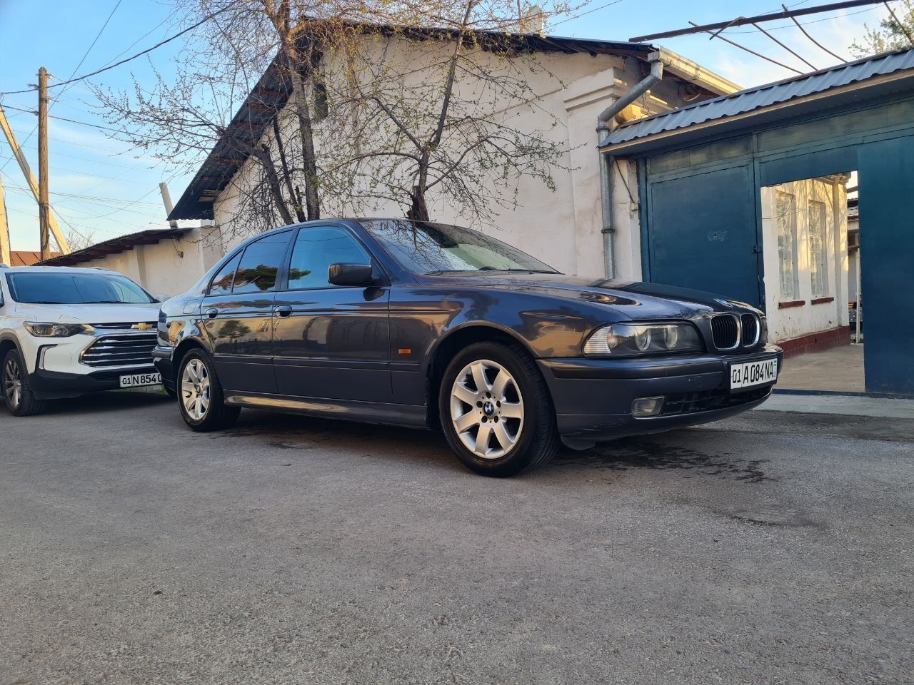 Продам BMW 523i или обмен на Шевроле!