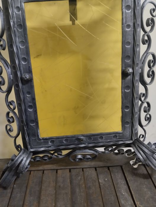 Стар лампион за стена от ковано желязо