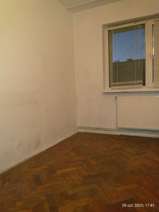 Vanzare apartament 4 camere