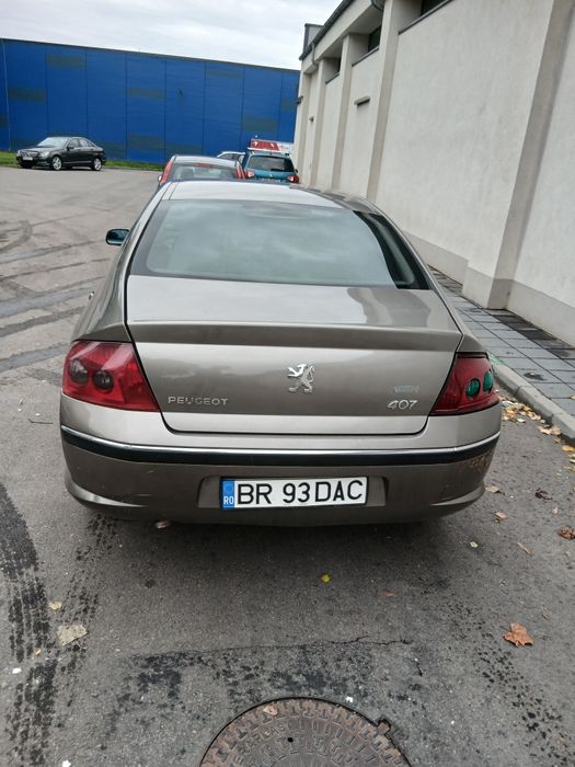 Vând Peugeot sau la schimb cu alta.