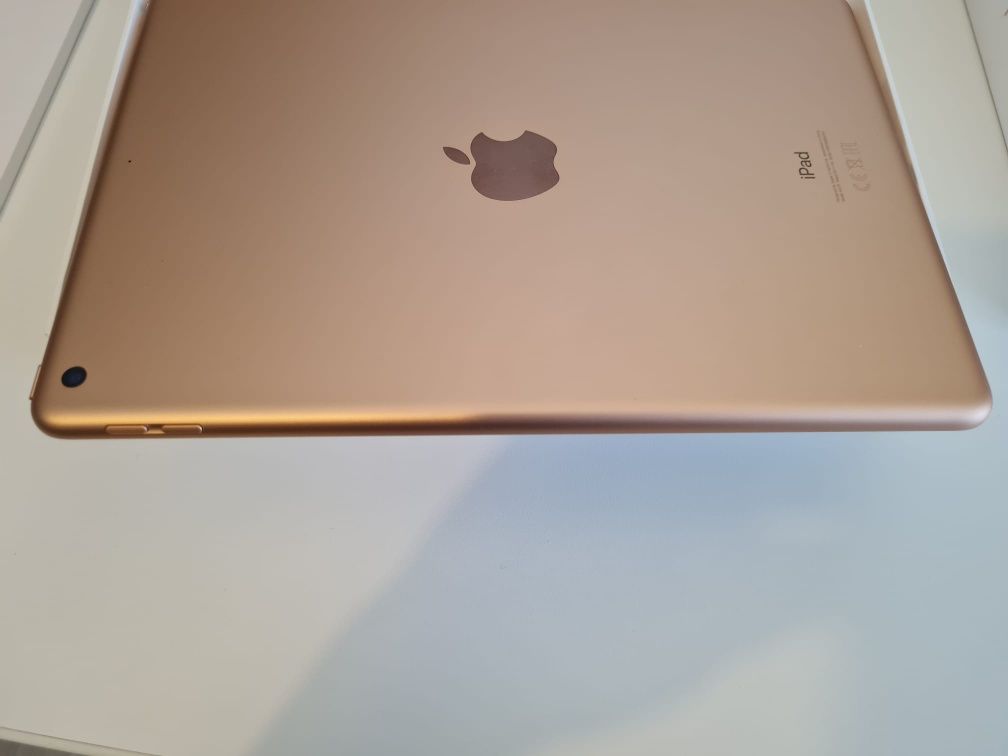 Ipad 8th gen 128 GB  Rose Gold + Tastatura + Stylus + Husa + Mouse