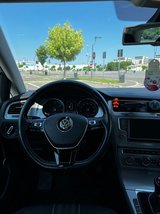 Vând golf 7 1.6 TDI Lounge