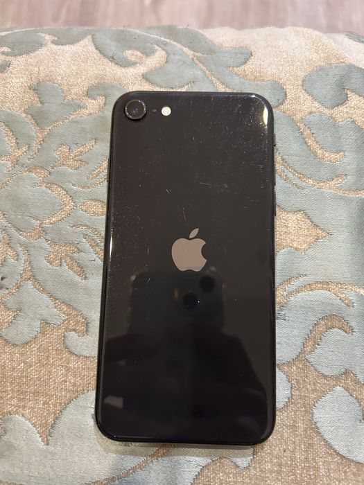 Iphone SE 2022 за полцены