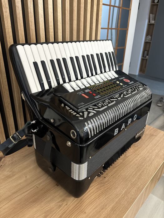 Acordeon Italian BARO cu 96 de basi cu cassotto 3+2