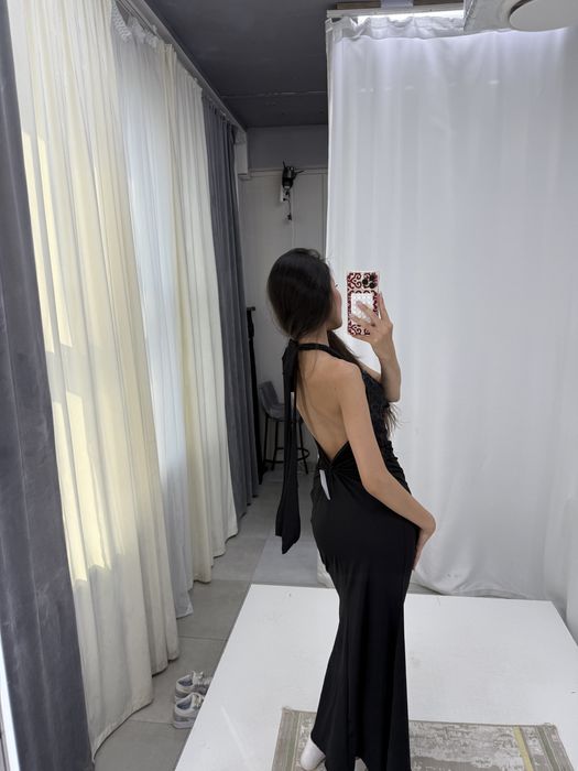 Элегантное чёрное платье • Идеально для вечера