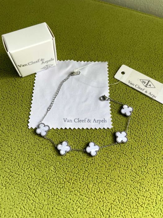 бяла гривна ван клиф van cleef с детелина от бял седеф с кутийка