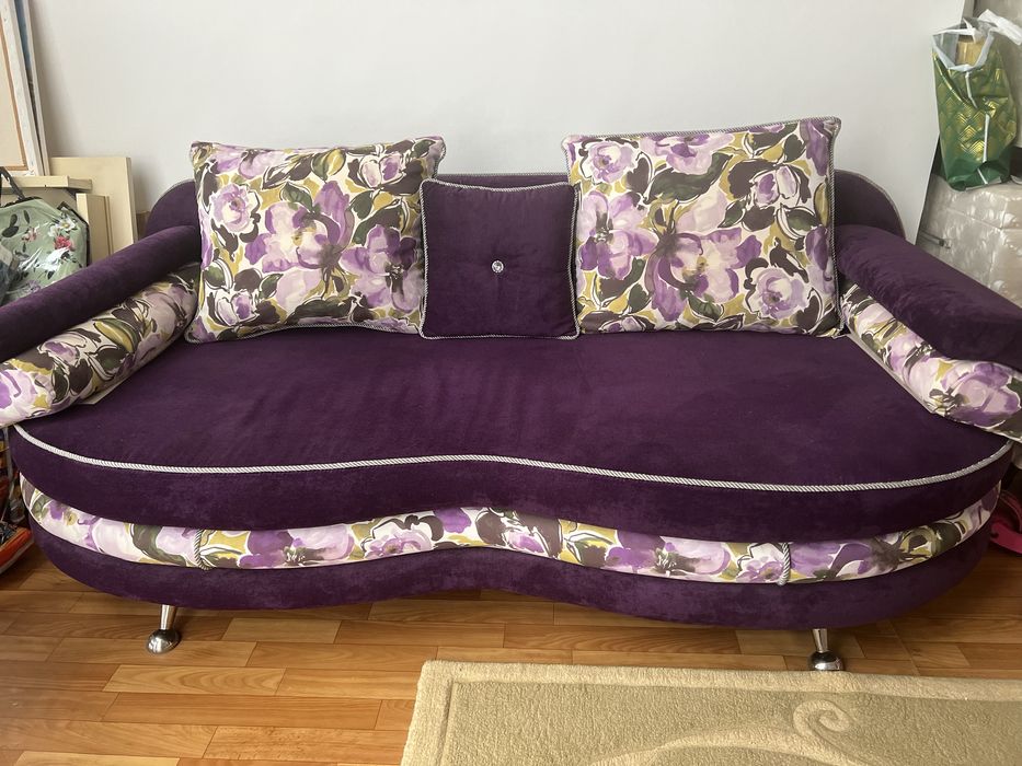 Стол кухонный в хорошем состояний