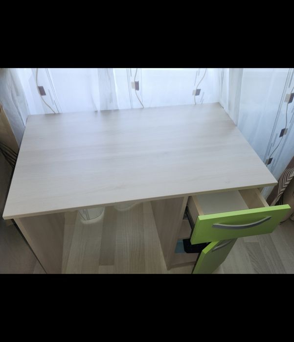 Pat supraetajat + mobilier + birou