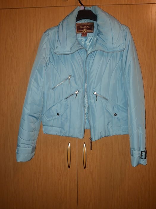 Продам курточку на раннюю осень и весну