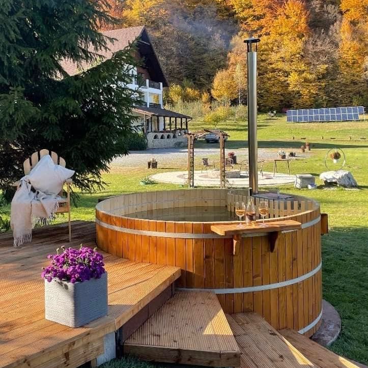 Cabana de închiriat Iulie-August – 24 persoane – Sejur 3 zile /2 nopți