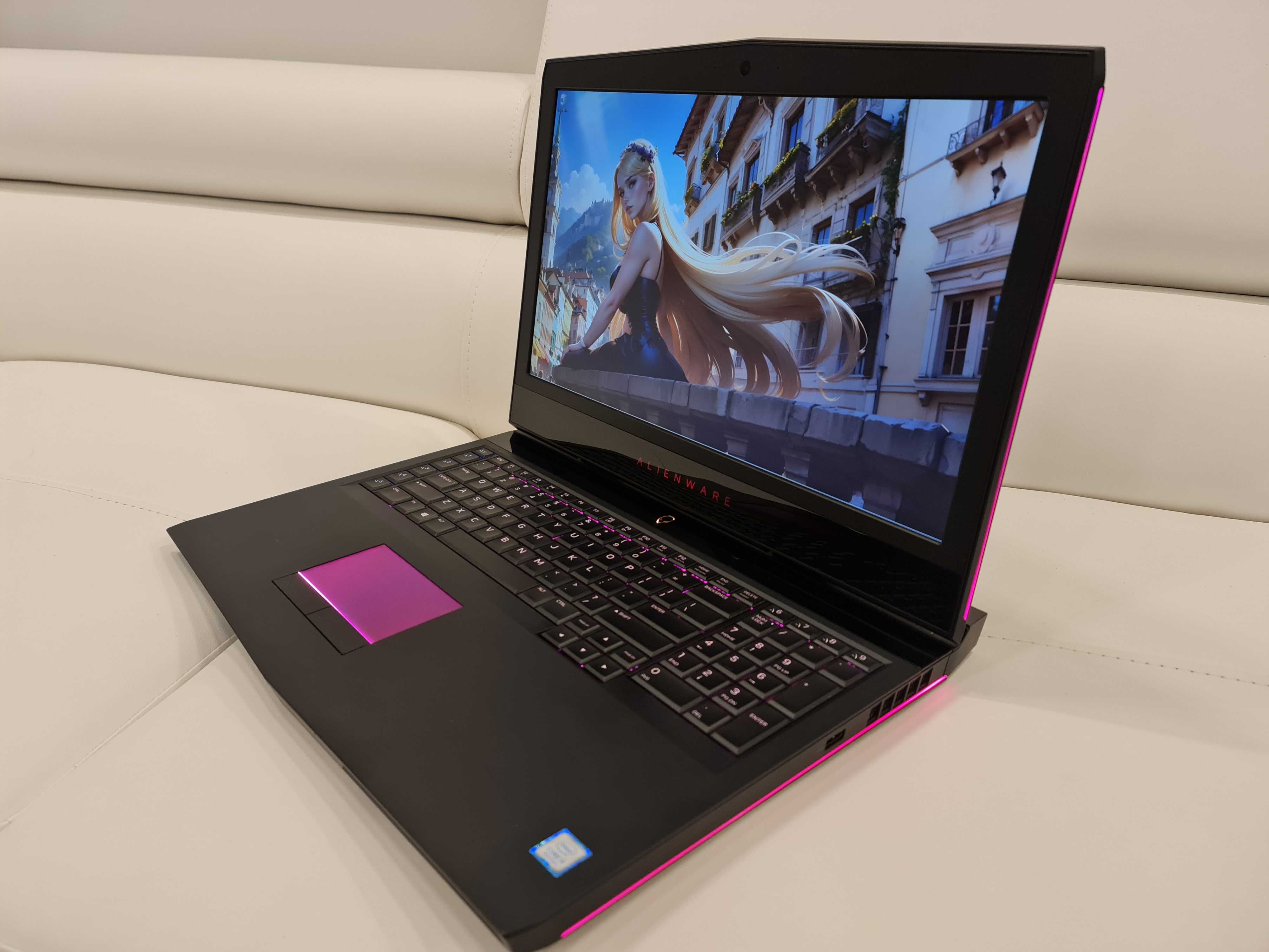 Laptop gaming Alienware ,intel core i7 ,video 8 GTX 1070, ram 32 gb