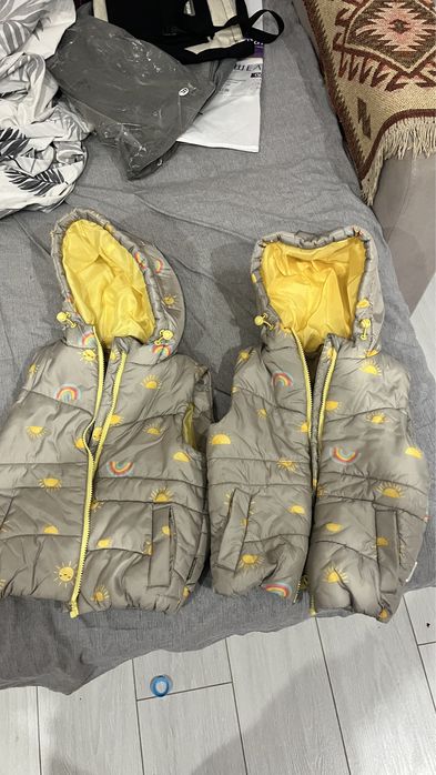 Безрукавки детские состояние отличное