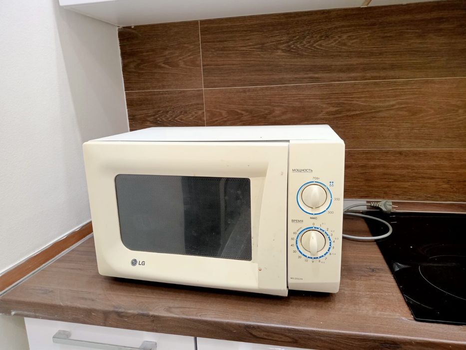 Продам микроволновую печь