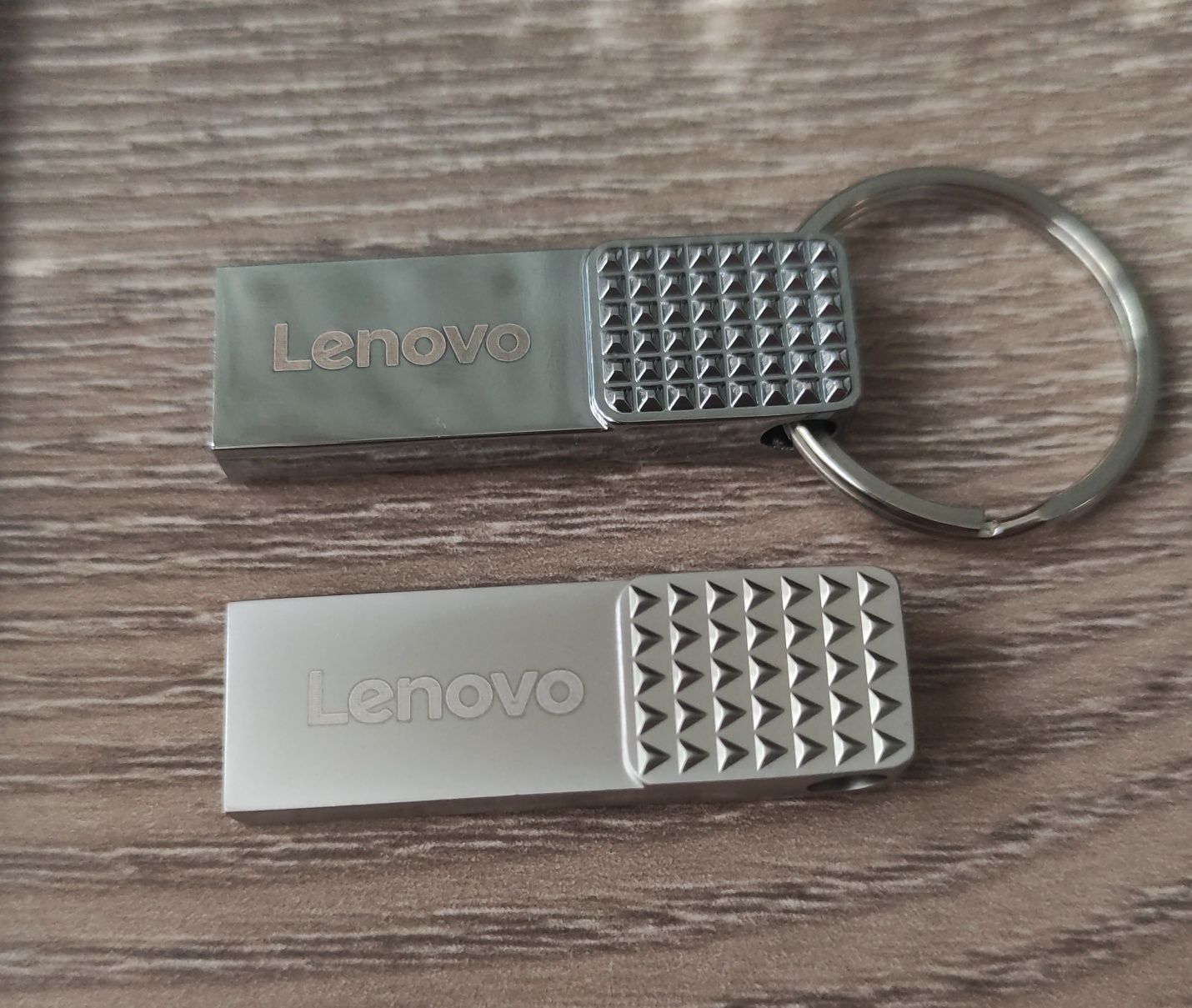 Чисто нови флашки памет Lenovo 1/2TB