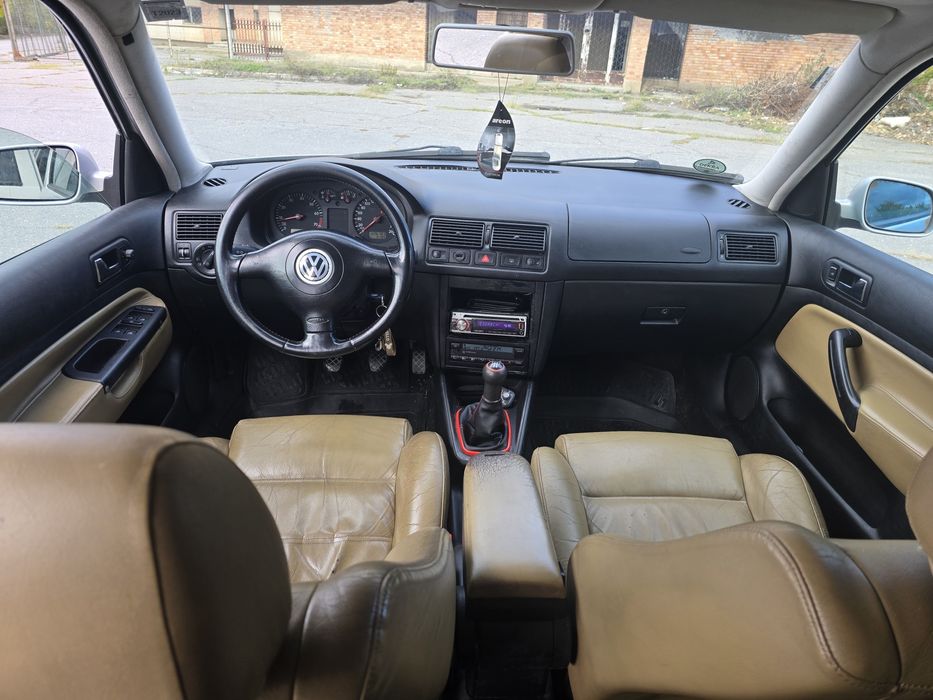Vând vw golf 4 .