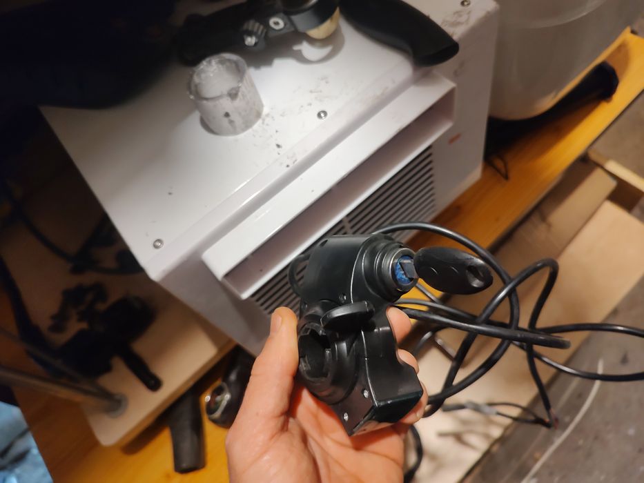 Dezmembrez bicicleta