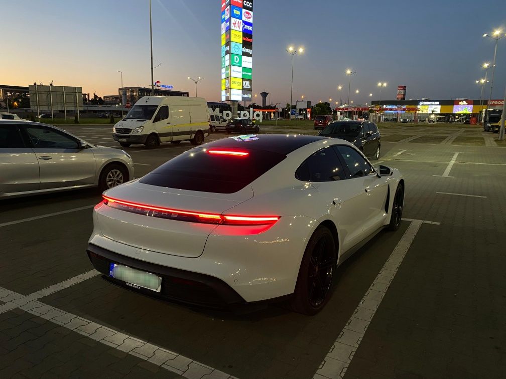 Porsche Taycan 4S Performance Plus 93.4 kWh 571 cp