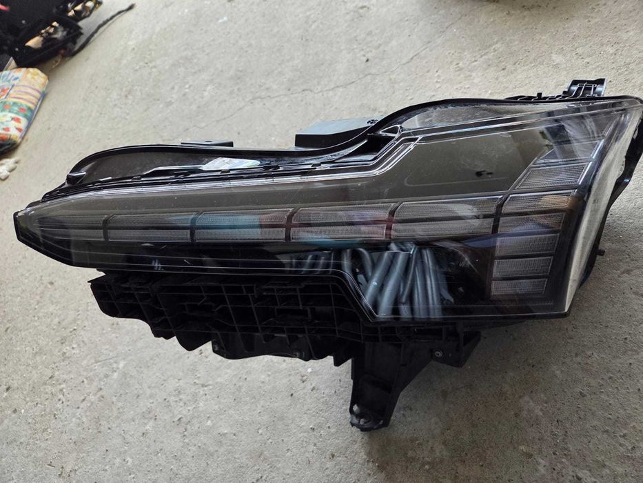 Volvo EX30 Far 80000628
 2024