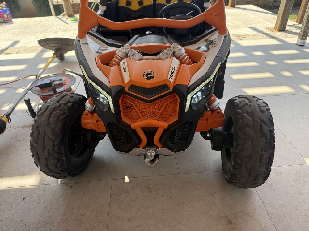 Masinuta electrica utv copiii can am