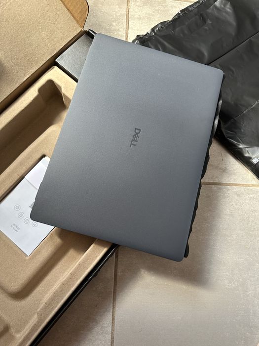 Dell pro 16 I5 NOU 2025