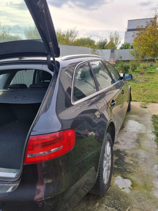 Auto AUDI A4 B8 avariat