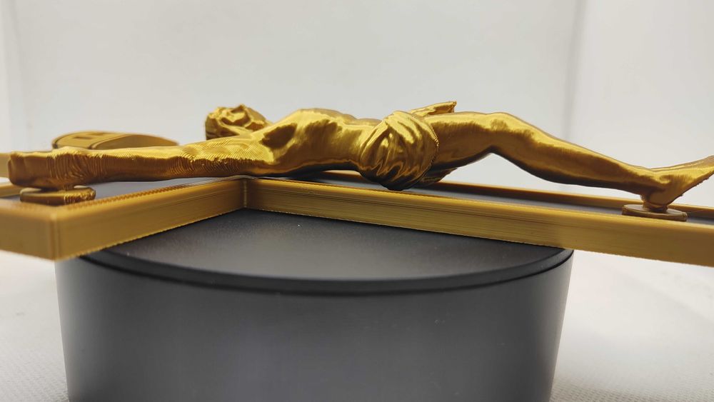 Cruce cu Isus Hristos rastignit - imprimat 3D