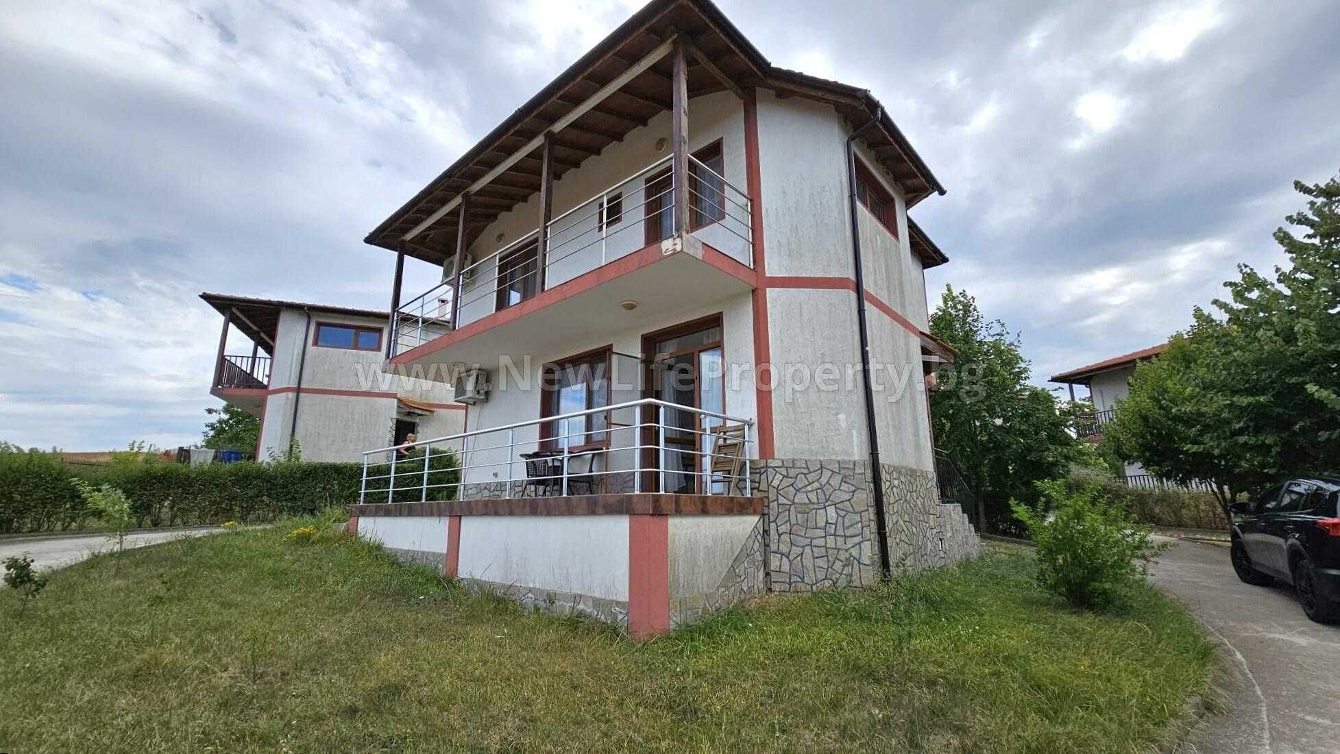 Двуетажна жилищна сграда в село Александрово, област Бургас