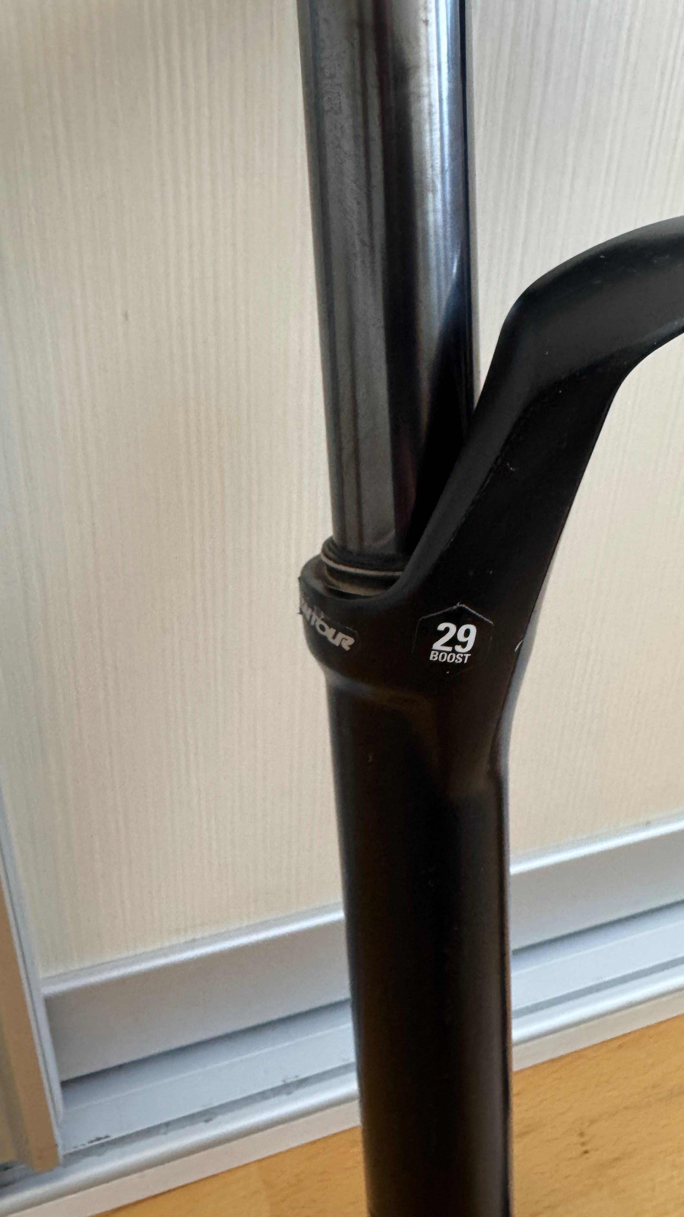 Furca 29 si 27.5 roti bicicleta mtb mountain bike sr suntour xcr 32