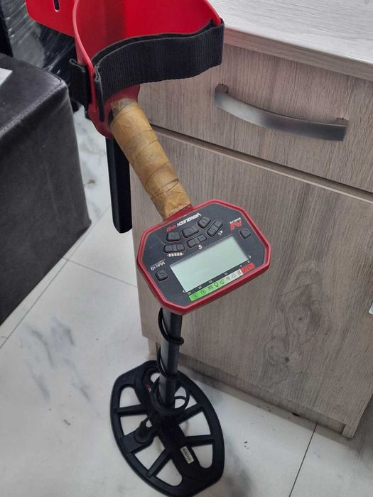 Метал детектор Minelab Vanquish 440
