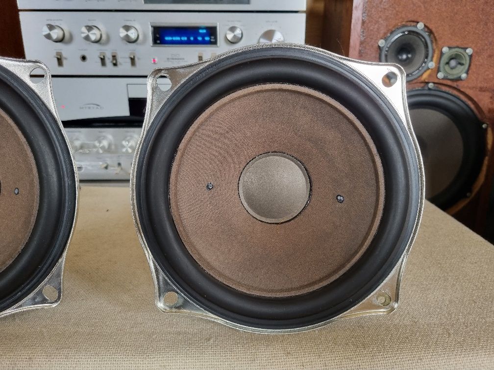 Set Difuzoare Mid/Bass Grundig. 8 ohms,30 watts , 20,5 cm. Impecabile