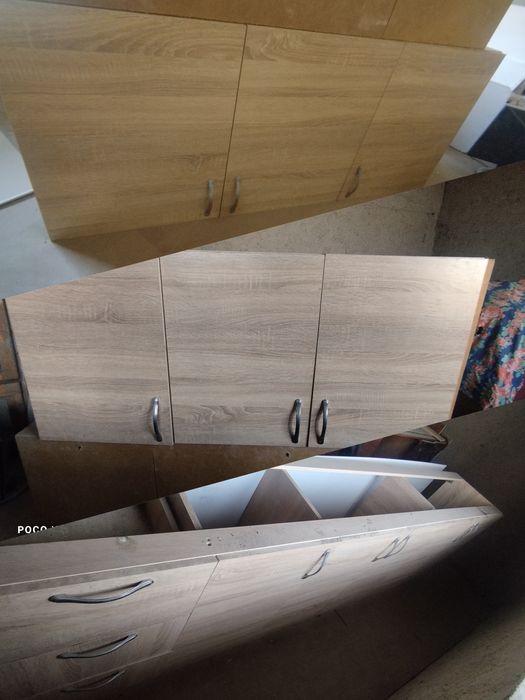 Oshxona mebeli sotiladi,3 m,tepa pasti,kup ishlariga. Uyim sinosga tus