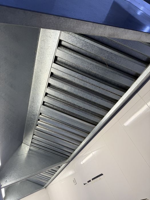 Вытежка новая размер 1 на 4 метр.