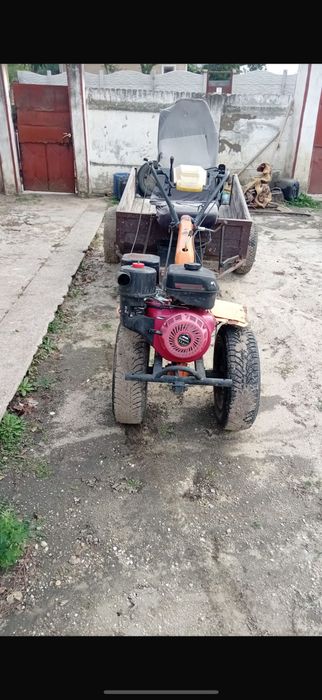 Vând motocultor 24 de milioane