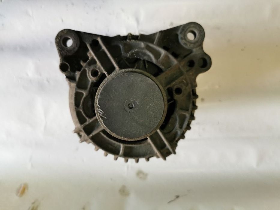 Alternator 120A VOLKSWAGEN TRANSPORTER V Box 7HA, 7HH, 7EA, 7EH 2003 - > 1.9 TDI AXB BOSCH 0124515010 028903028E