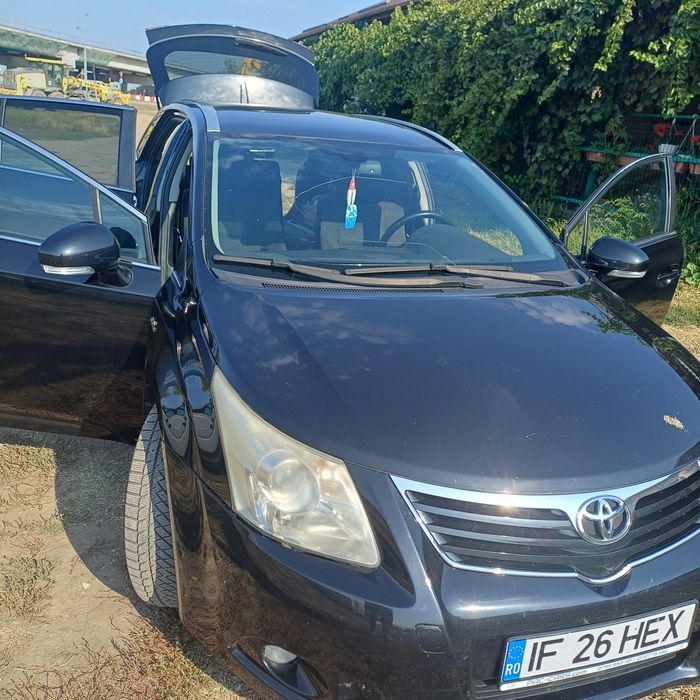 Vând Toyota Avensis