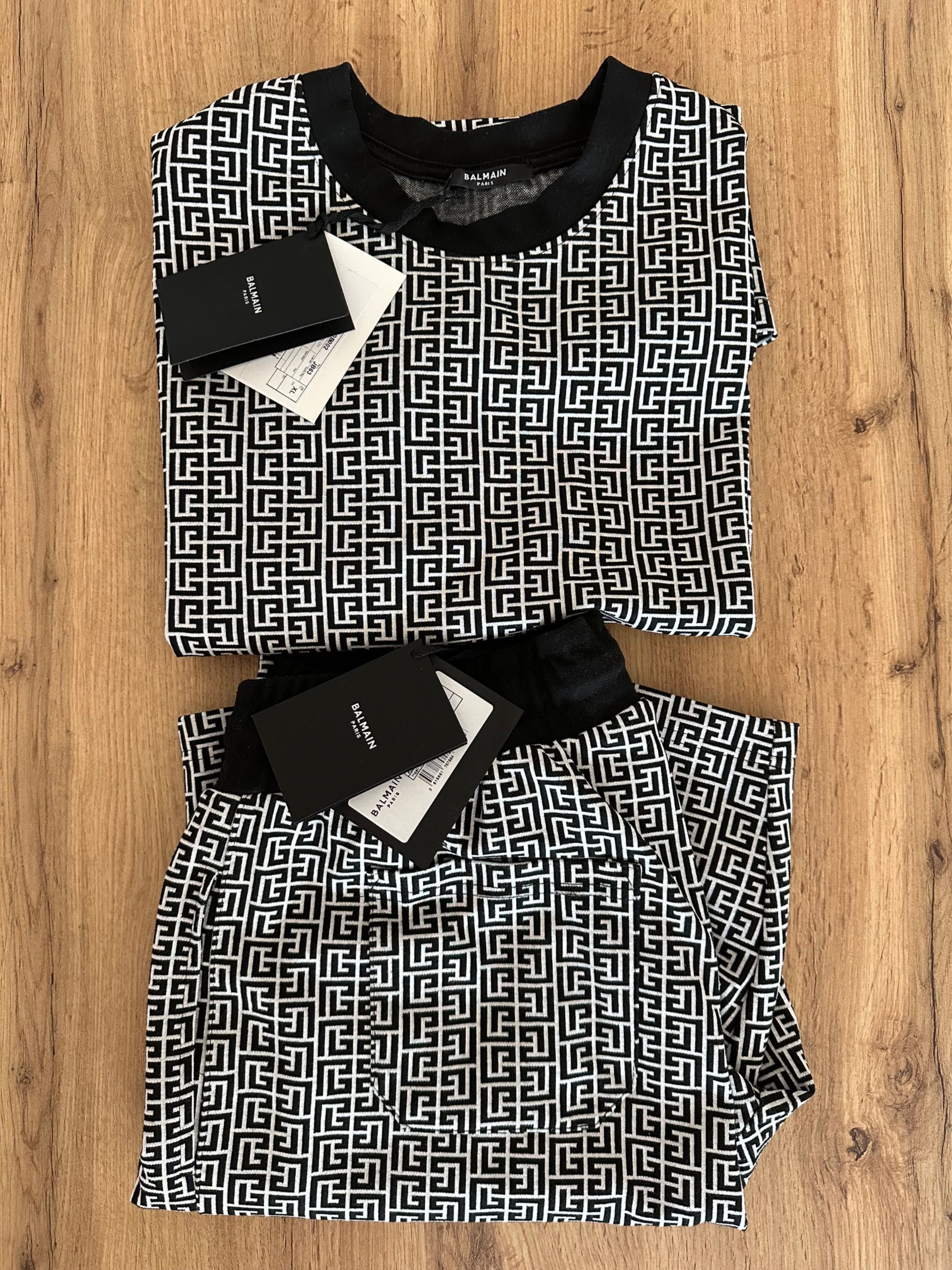 BALMAIN
Balmain logo track shorts and t-shirt