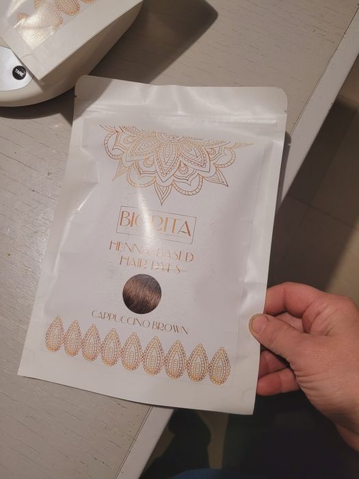 Vând vopsea biorita