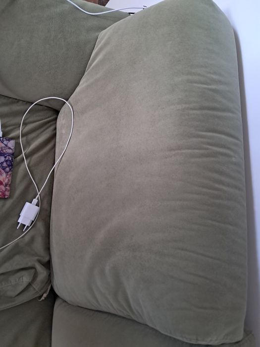 Диван със сваляща се дамаска