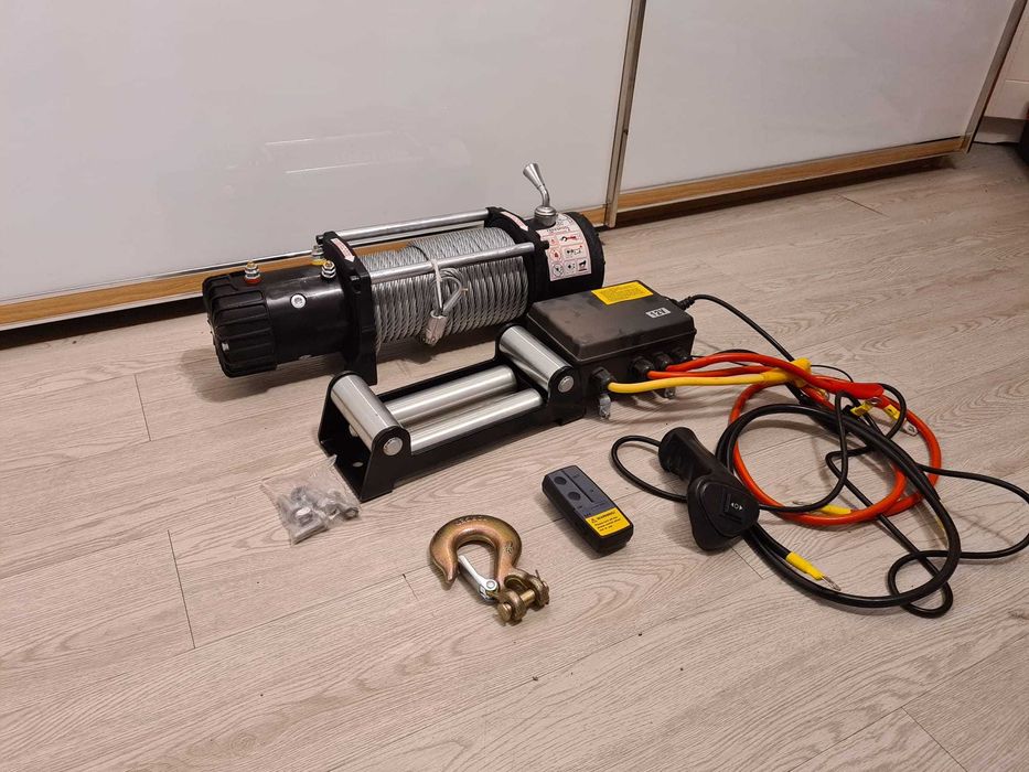 Troliu auto cu telecomanda 12V, 5 cp, 4.3T cablu otel 9x24m
