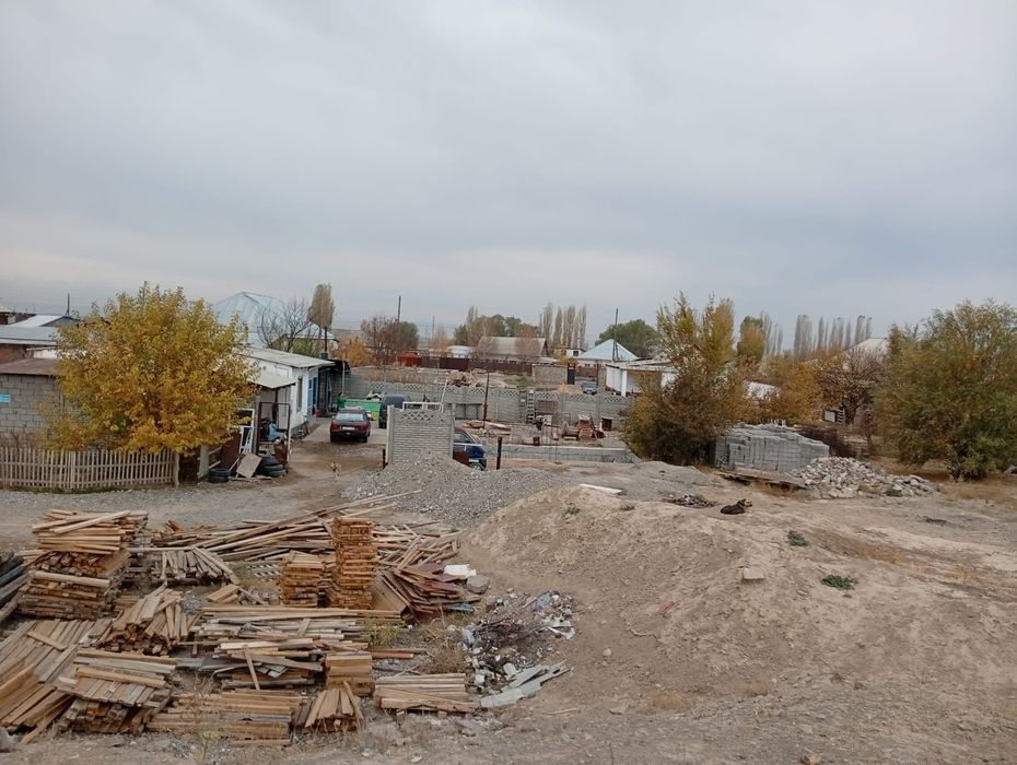 Продается дом времянка участок 9 соток и есть фундамент