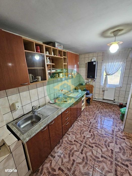 Apartament 4 camere, 2 bai si 2 balcoane