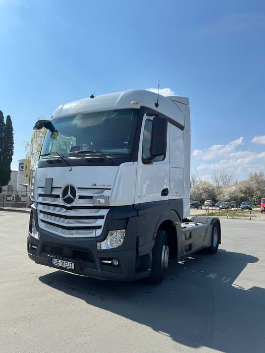Mercedes Actros 1842 km foarte putini