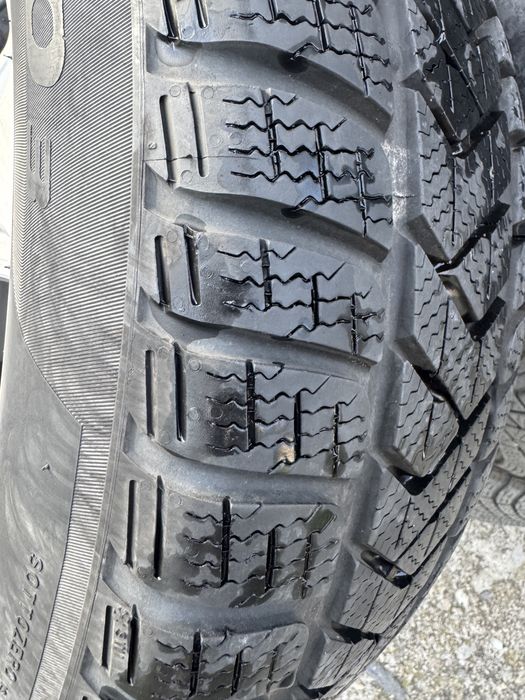 Jante cu anvelope originale iarna  audi Q3, q5,  profil 8 mm 215 65 16