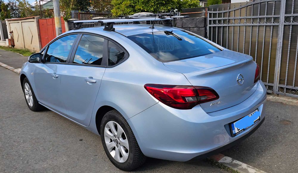 Vand Opel Astra J Sedan Enjoy 2016