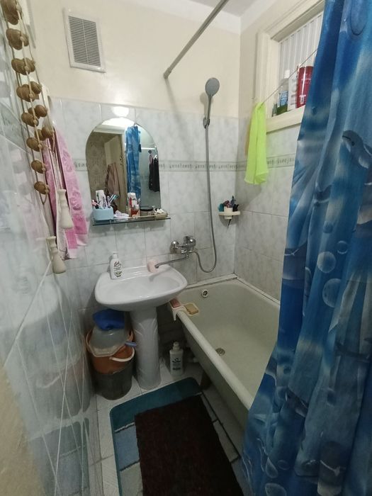 Продается квартира 2/2/4 Чиланзар 13 квартал кирпич 2/6