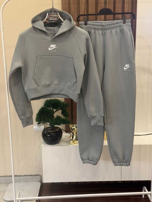 Дамски Ватирани Екипи Nike