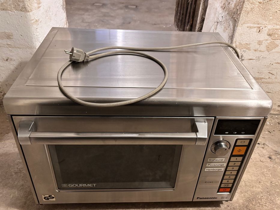 Професионална  микровълнова  Panasonic  1670