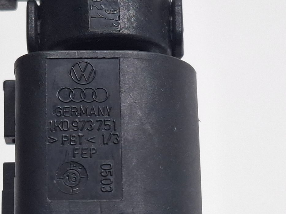 Mufa conector 1 pin AUDI A3 Sportback 8VA, 8VF 2012 - > TDI CLHA 1K097