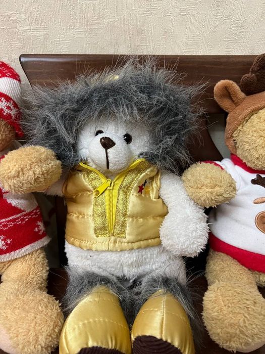 Мягкие игрушки мишки  коллекционые и овечка