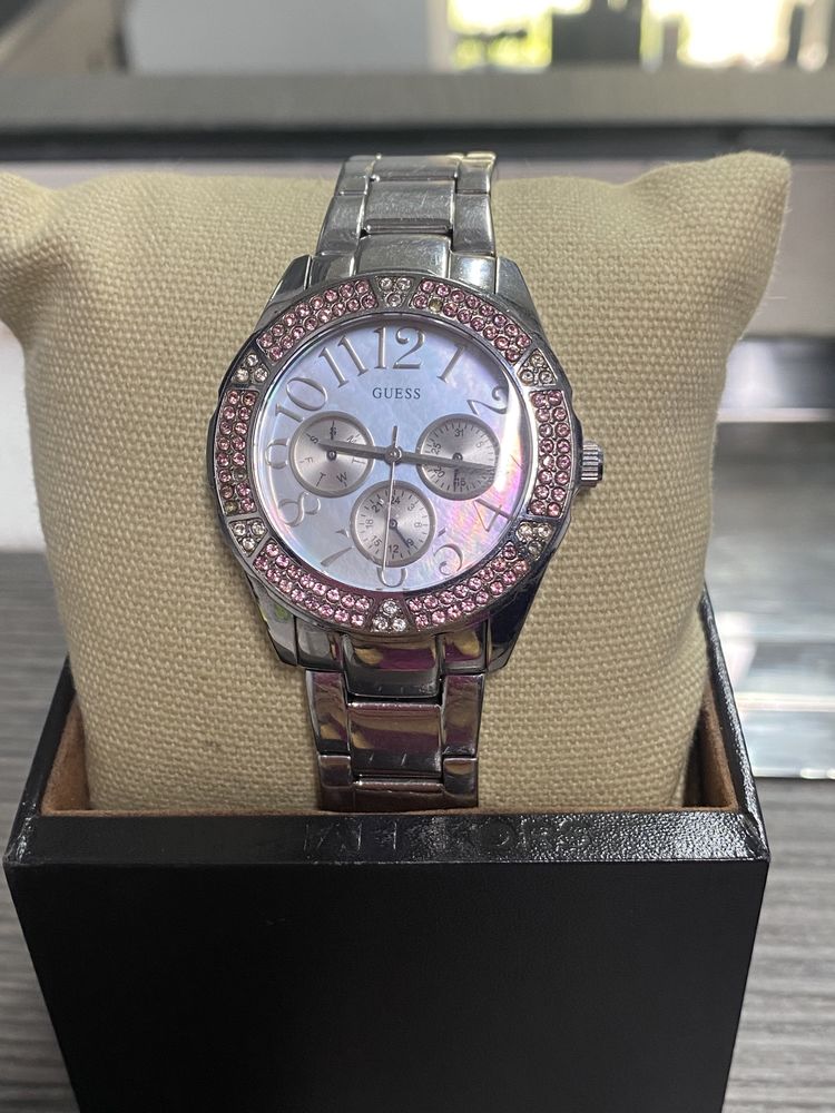 Ceas de Dama Guess pink Zippy Waterproof.Ca Nou!